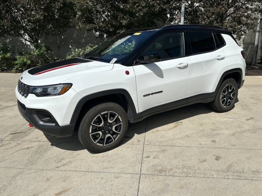 Used 2025 Jeep Compass Trailhawk SUV