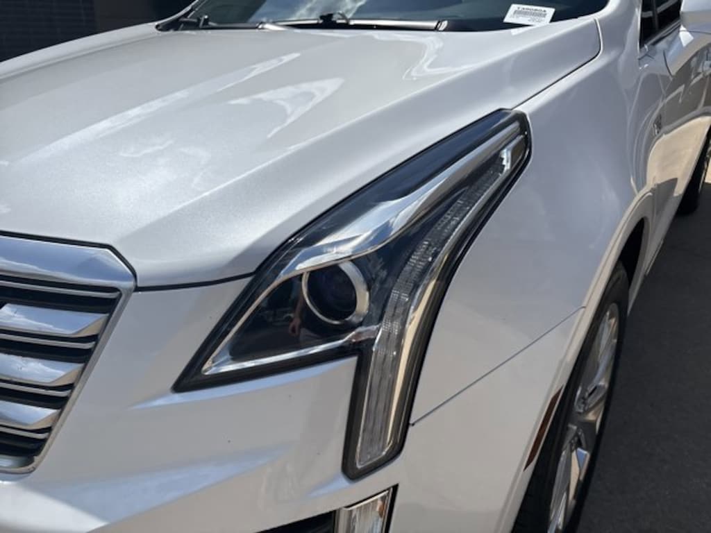 Used 2018 Cadillac XT5 Luxury AWD SUV