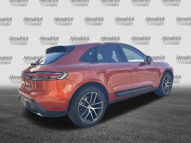 2024 Porsche Macan T photo 3