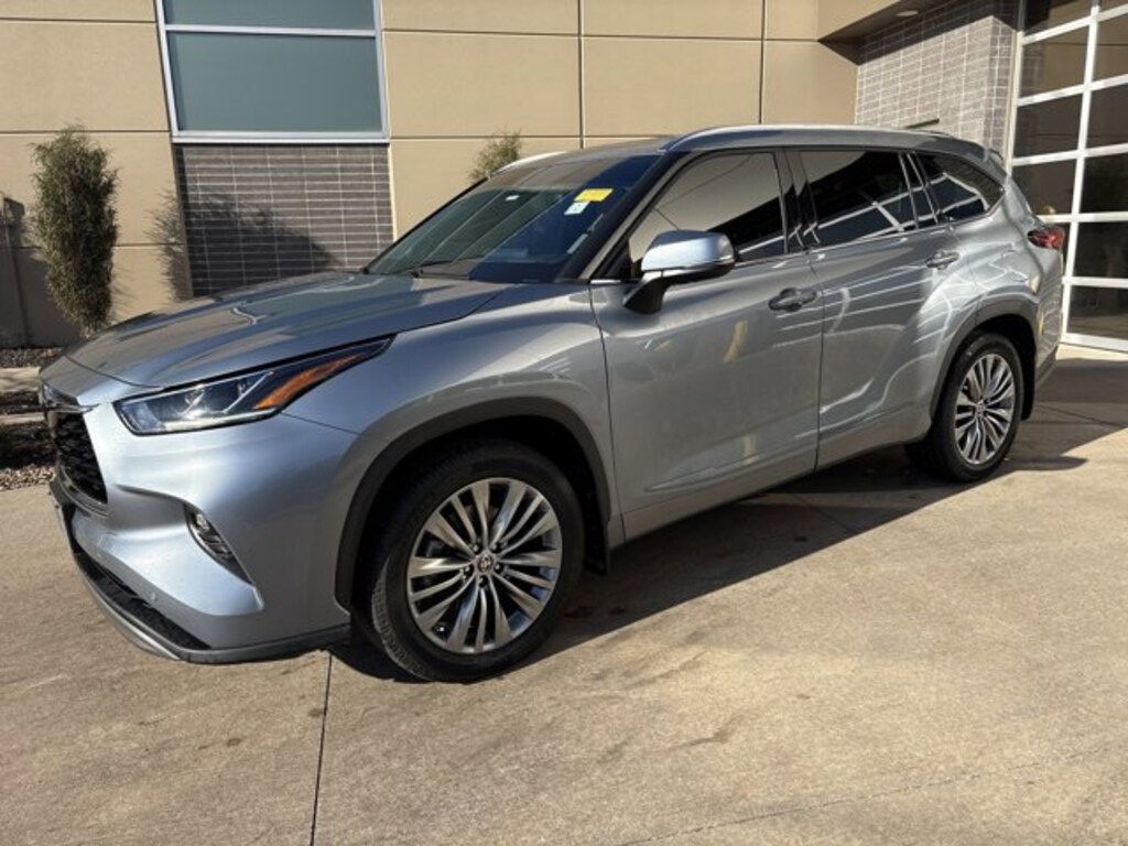 Used 2022 Toyota Highlander Platinum SUV