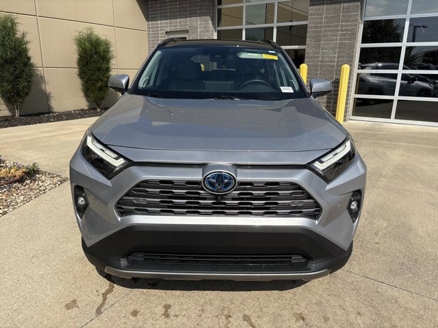 2022 Toyota RAV4 Hybrid Limited photo 3