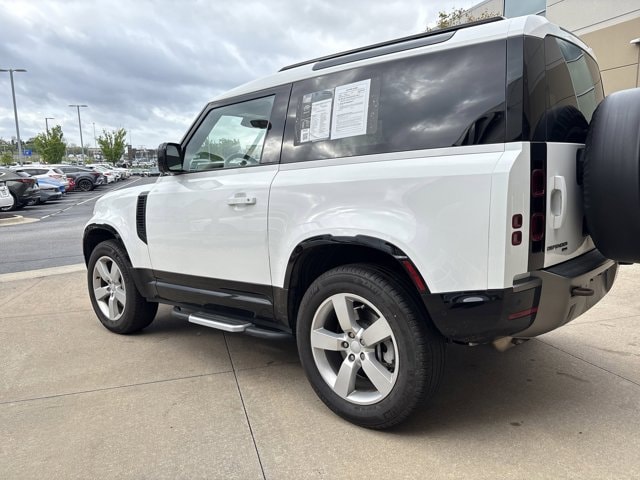 2023 Land Rover Defender X-Dynamic SE photo 5