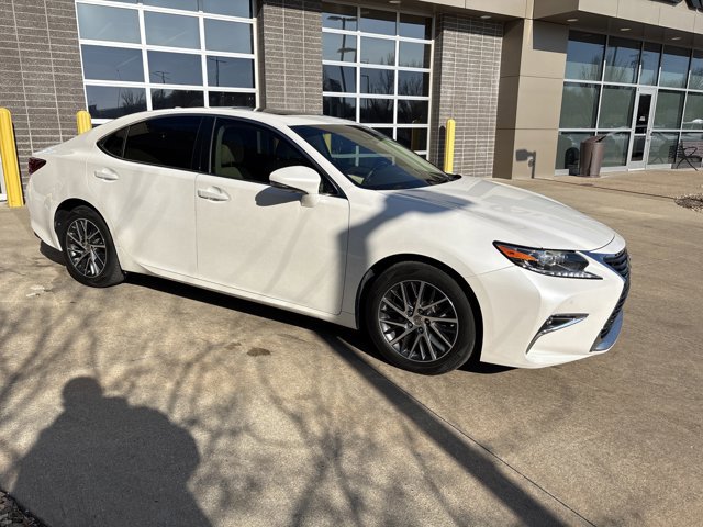 Used 2017 Lexus ES 350 with VIN 58ABK1GG4HU045513 for sale in Kansas City