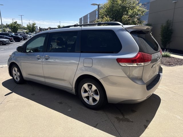 2014 Toyota Sienna LE photo 6