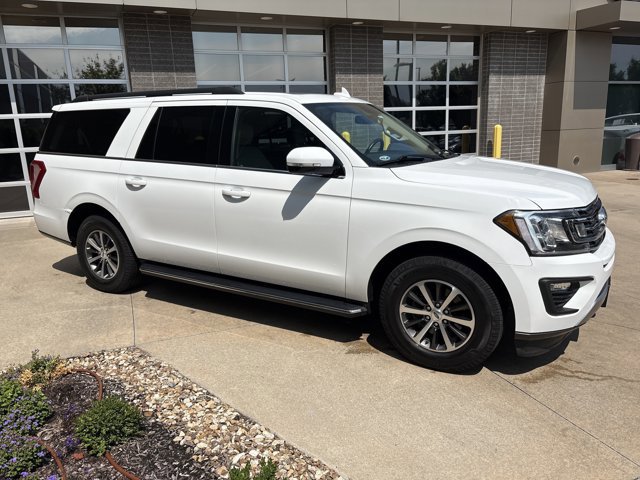 Used 2018 Ford Expedition XLT with VIN 1FMJK1JT8JEA11843 for sale in Kansas City