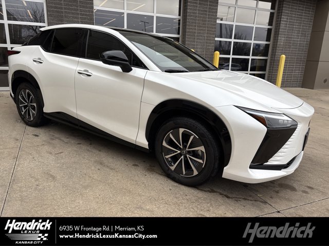 2025 Lexus RZ Premium's photo