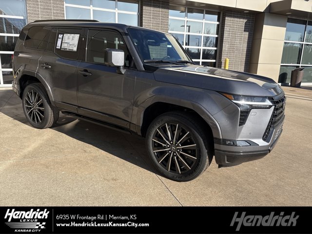 2025 Lexus GX Luxury's photo