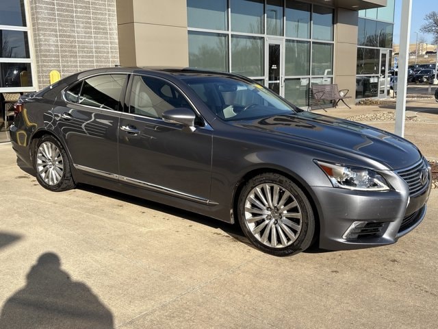 Used 2016 Lexus LS Base with VIN JTHCL5EF0G5027225 for sale in Kansas City