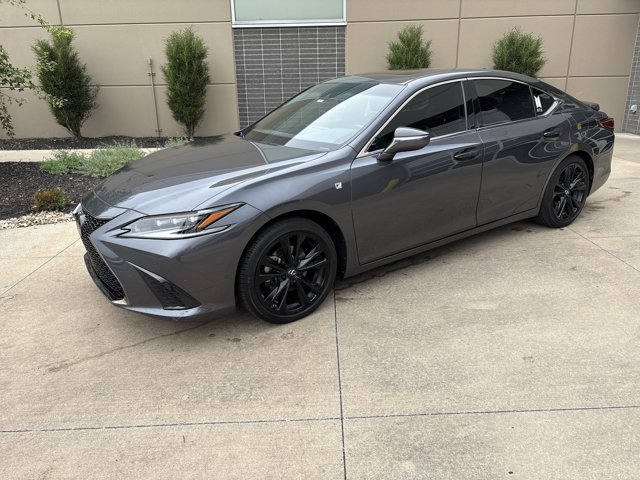 2023 Lexus ES 300h F SPORT Handling photo 4
