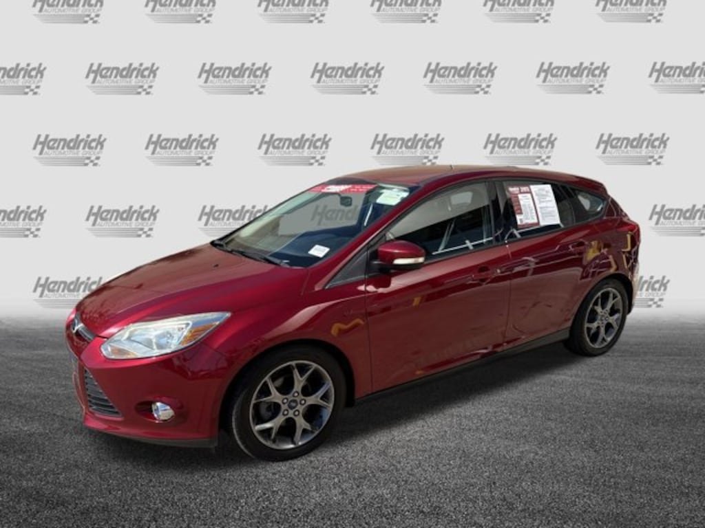 Used 2014 Ford Focus SE Hatchback