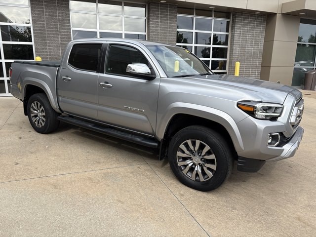 Used 2020 Toyota Tacoma Limited with VIN 3TMGZ5AN3LM300483 for sale in Kansas City