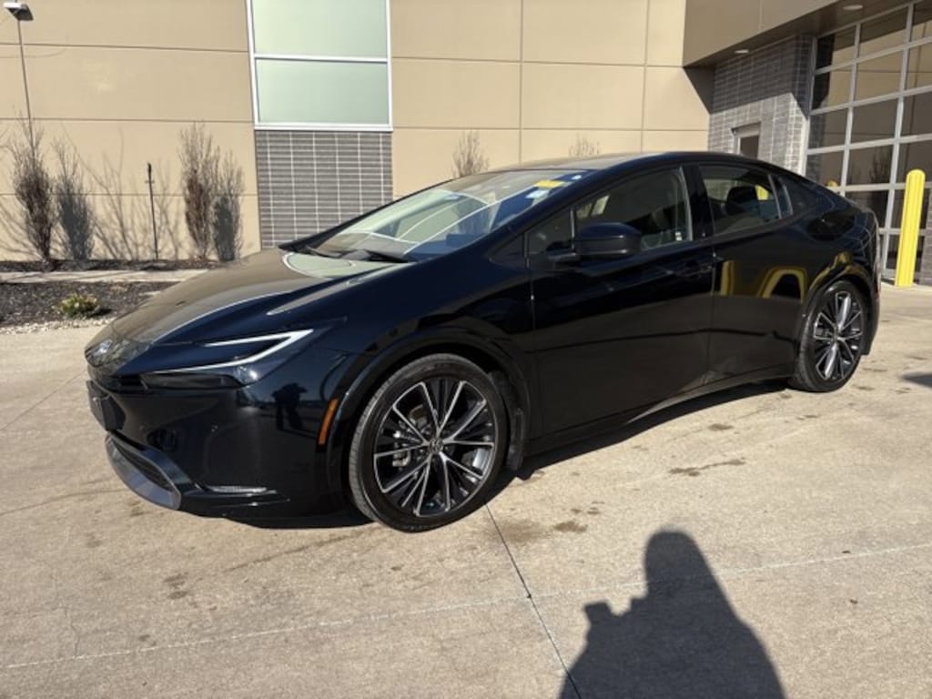 Used 2024 Toyota Prius XLE Hatchback