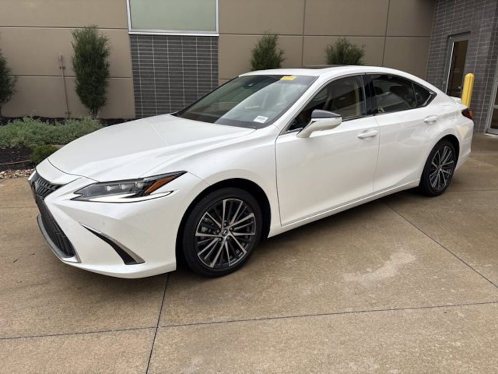 Used 2023 Lexus ES ES 300h Luxury Sedan