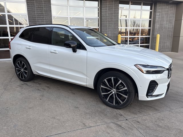 Used 2025 Volvo XC60 Plus with VIN YV4M12RC5S1165866 for sale in Kansas City