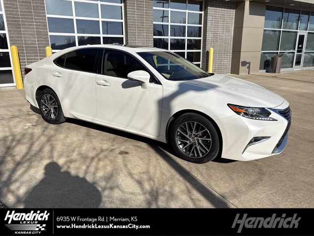 2017 Lexus ES 350's photo