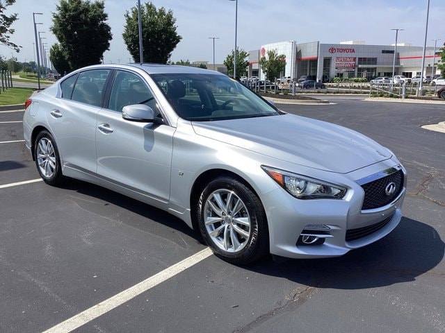 Used 2015 INFINITI Q50 Premium with VIN JN1BV7AR7FM402389 for sale in Kansas City