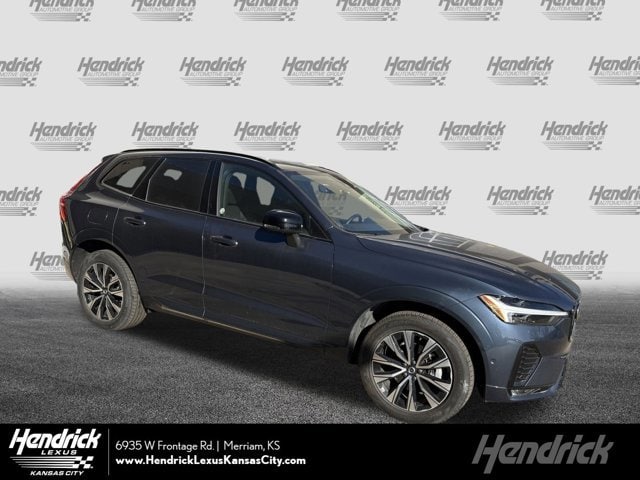 2025 Volvo XC60 Plus's photo