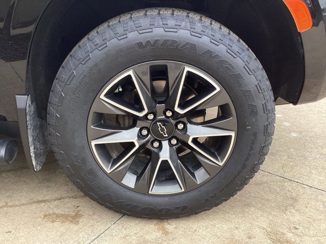 Used 2022 Chevrolet Tahoe Z71 with VIN 1GNSKPKL5NR116730 for sale in Kansas City