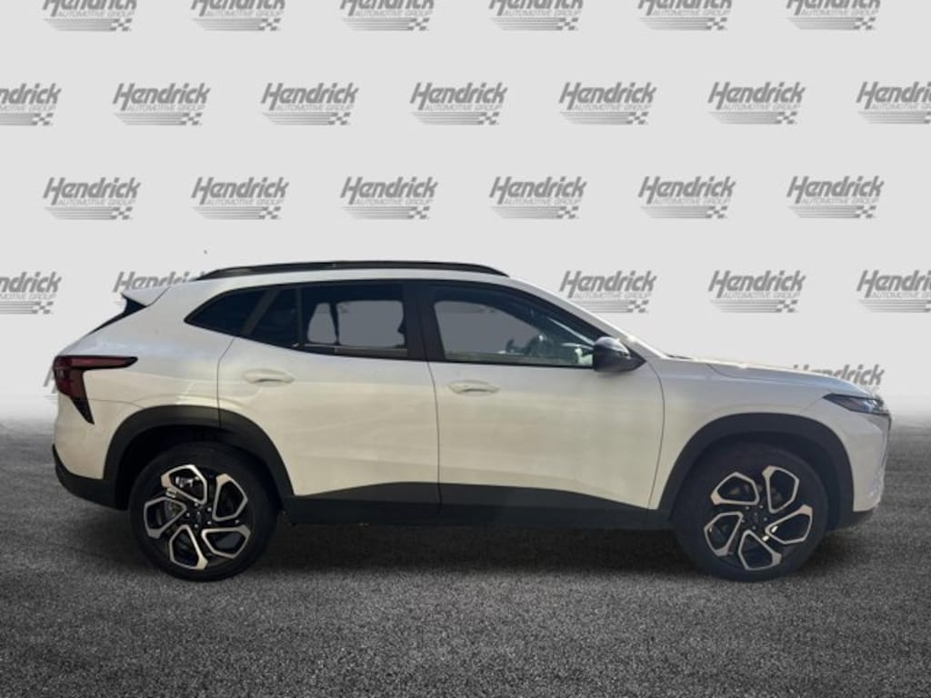 Used 2025 Chevrolet Trax 2RS SUV