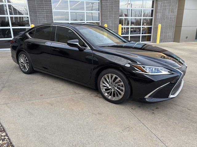 Used 2019 Lexus ES 350 Luxury with VIN 58ABZ1B17KU016237 for sale in Kansas City