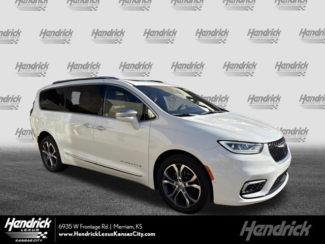 2021 Chrysler Pacifica Pinnacle's photo