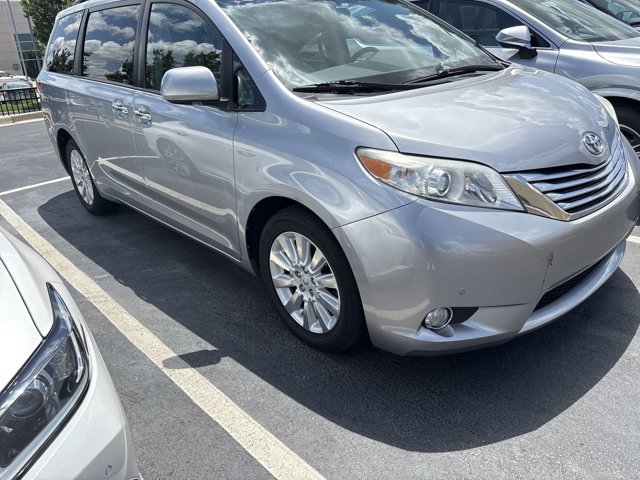 Used 2012 Toyota Sienna Limited with VIN 5TDDK3DC4CS039385 for sale in Kansas City