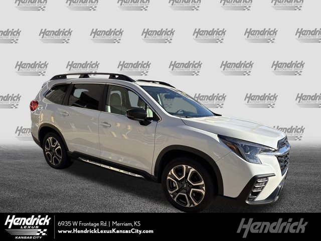 2024 Subaru Ascent Limited's photo