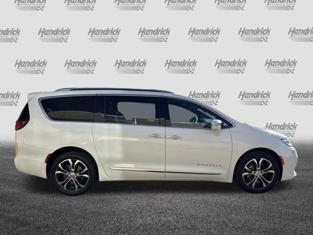 2021 Chrysler Pacifica Pinnacle photo 3