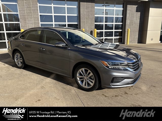 2020 Volkswagen Passat SE's photo