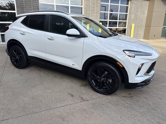 2025 Buick Encore GX Sport Touring photo 2