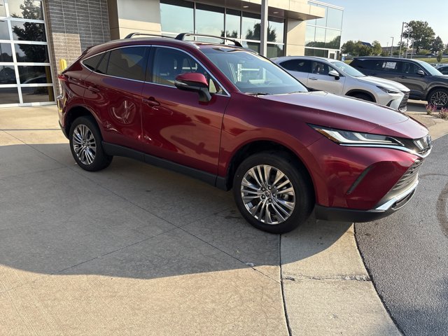Used 2023 Toyota Venza XLE with VIN JTEAAAAHXPJ119721 for sale in Kansas City