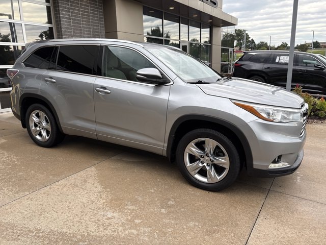Used 2015 Toyota Highlander Limited Platinum with VIN 5TDDKRFH8FS172179 for sale in Kansas City