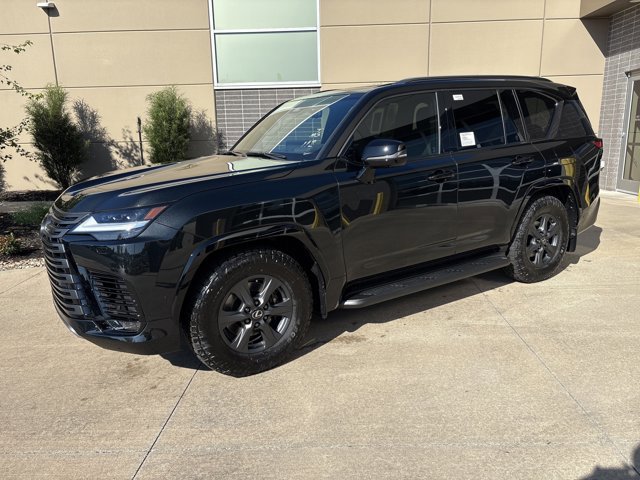 2025 Lexus LX photo 4