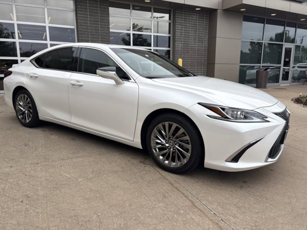 Used 2024 Lexus ES ES 300h Luxury Sedan