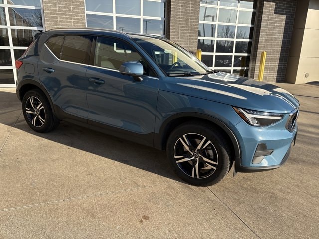 Used 2025 Volvo XC40 Core with VIN YV4L12UJ4S2560553 for sale in Kansas City