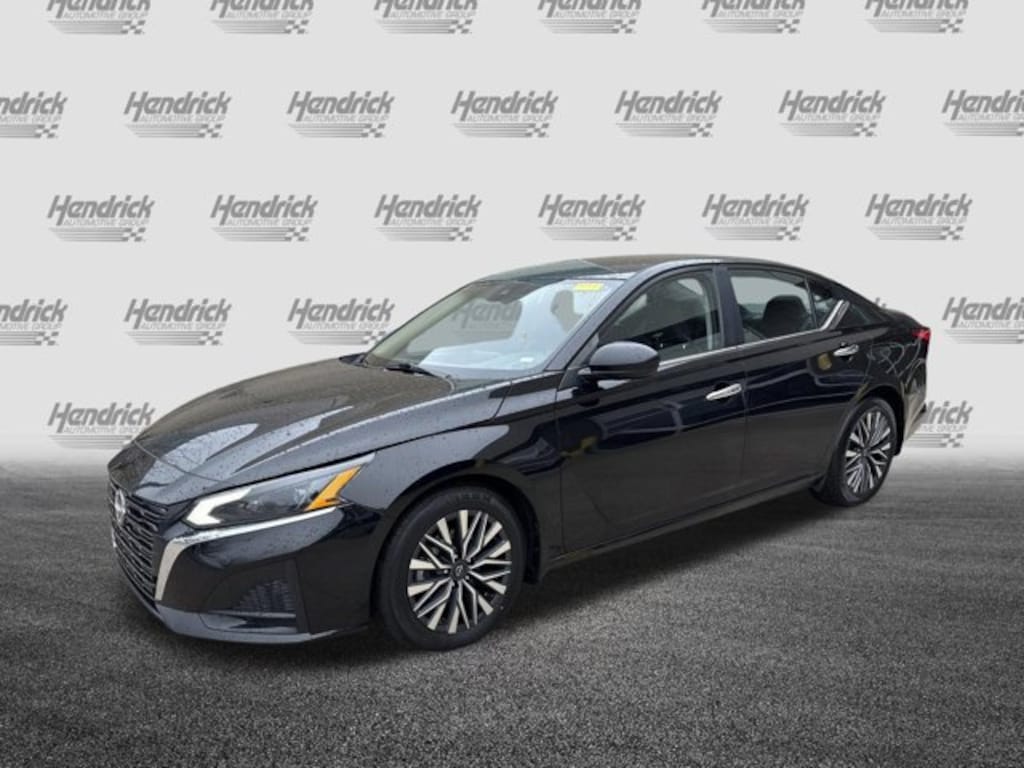 Used 2023 Nissan Altima 2.5 SV Sedan