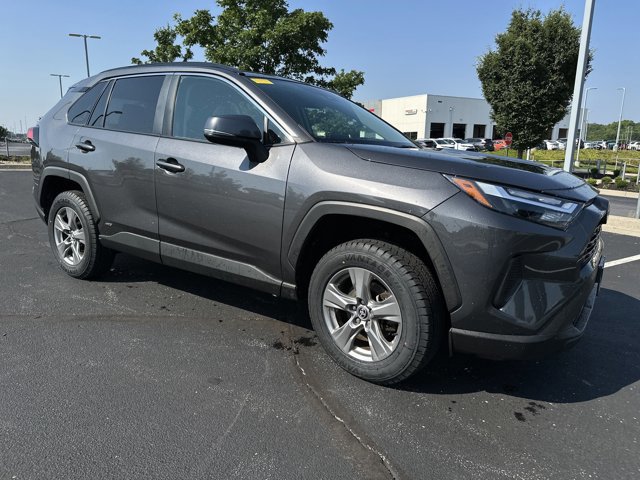 Used 2022 Toyota RAV4 XLE with VIN 4T3RWRFV0NU071537 for sale in Kansas City