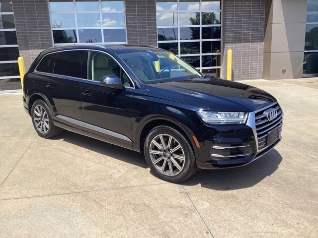 Used 2017 Audi Q7 Premium Plus with VIN WA1LAAF71HD024925 for sale in Kansas City