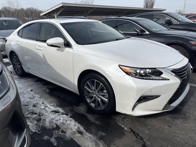 Used 2016 Lexus ES 300h with VIN JTHBW1GG4G2105556 for sale in Kansas City