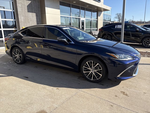 Used 2022 Lexus ES Hybrid 300h with VIN 58ADA1C1XNU025498 for sale in Kansas City