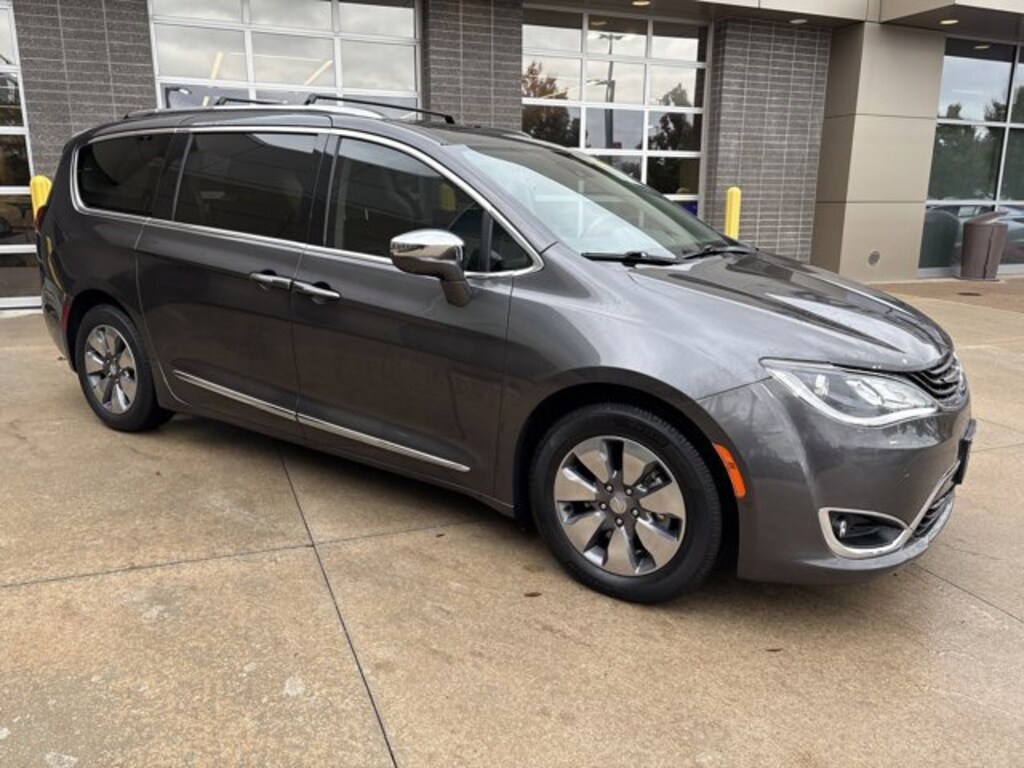 Used 2018 Chrysler Pacifica Hybrid Limited Van Passenger Van
