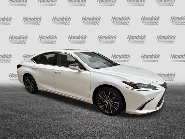2023 Lexus ES 300h Luxury photo 2