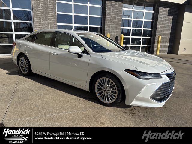 2020 Toyota Avalon Limited's photo