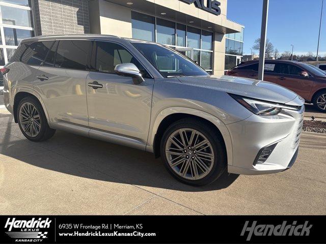 2025 Lexus TX Luxury's photo