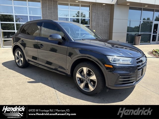 2020 Audi Q5 45 Titanium quattro S tronic Premium's photo