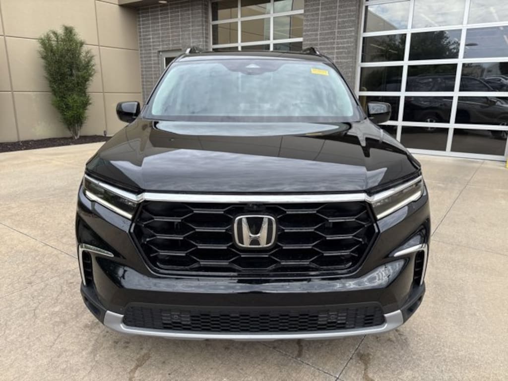 Used 2025 Honda Pilot Elite SUV