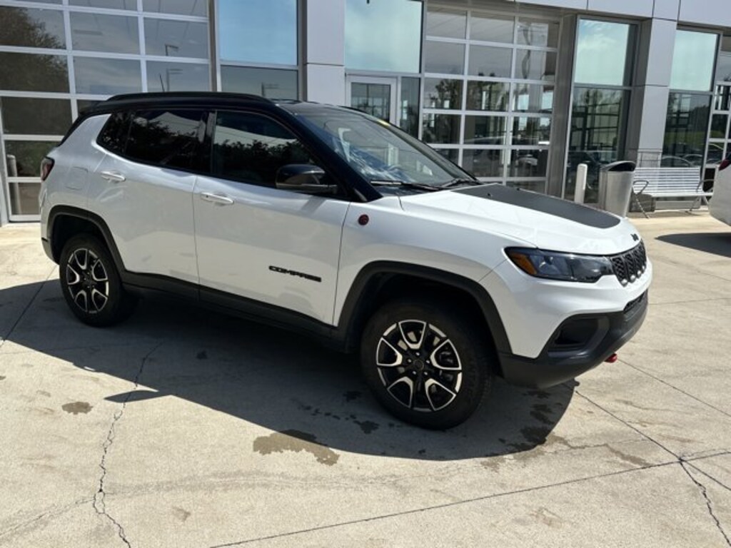 Used 2025 Jeep Compass Trailhawk SUV