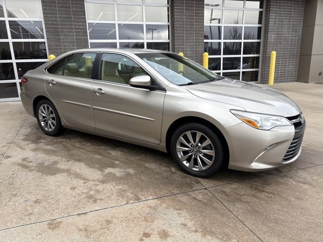 Used 2017 Toyota Camry XLE with VIN 4T1BF1FK6HU677933 for sale in Kansas City