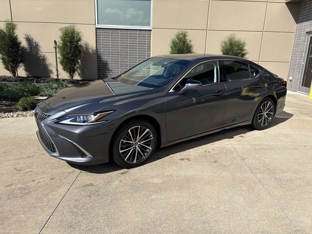 2025 Lexus ES 350 photo 3
