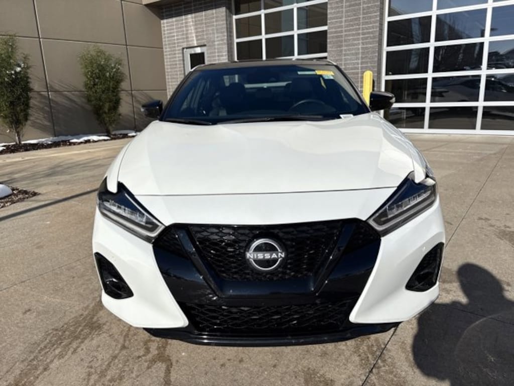 Used 2023 Nissan Maxima SR Sedan